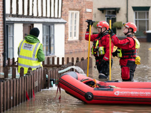 Supporting image for story: Bewdley flooding: River levels dropping but 'danger to life' warning continues