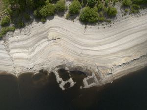 Supporting image for story: UK faces ‘water rationing like Mediterranean’ without new reservoirs – minister