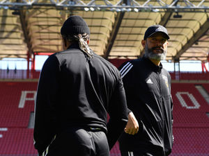 Supporting image for story: Europa League: Wolves vs Olympiacos second-leg postponed 