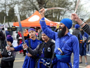 Sikhs demonstrate sword techniques
