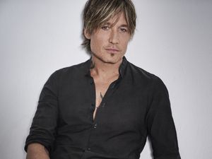 Supporting image for story: Keith Urban on balancing his touring commitments with home life