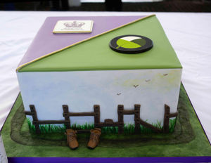 The beautiful cake created by Handmade by Solange on Kington’s high street to celebrate Kington Walks King’s Award. Image by Andy Compton