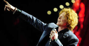Supporting image for story: Simply Red in Chase concert