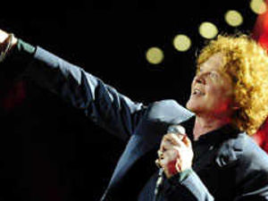 Supporting image for story: Simply Red in Chase concert