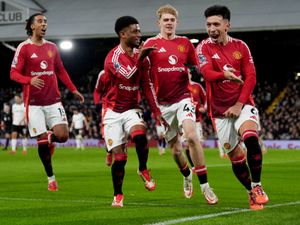 Supporting image for story: Lisandro Martinez snatches win for Manchester United at Fulham