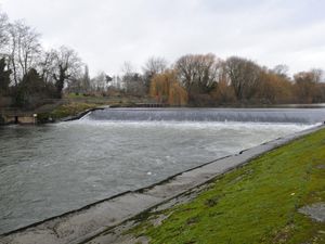 Supporting image for story: Police warning as more children spotted in Shrewsbury weir