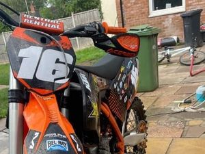 Supporting image for story: Wombourne mother appeals for help after brazen thieves stole bikes