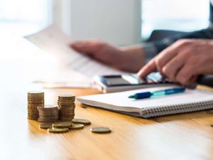 Supporting image for story: UK inflation set to cool as prices settle following April bill rises