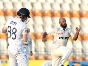 Supporting image for story: England collapse as Pakistan spinners shine on worn Multan pitch