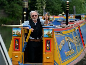 Supporting image for story: More than 1,000 people turn out for canal festival in Bilston