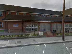 Supporting image for story: Hairdresser can open salon in back garden log cabin