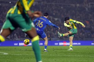 EDITORIAL USE ONLY. No use with unauthorized audio, video, data, fixture lists, club/league logos or 'live' services. Online in-match use limited to 120 images, no video emulation. No use in betting, games or single club/league/player publications