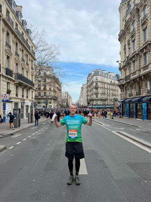 Mark Shipp heads down for the start of the Paris half marathon