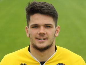 Supporting image for story: Paul Hurst wants Shrewsbury Town goalkeeping competition for Jayson Leutwiler