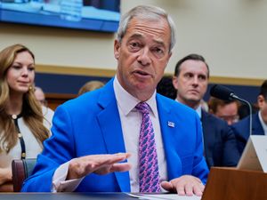 Supporting image for story: Nigel Farage meets with Donald Trump during Washington visit