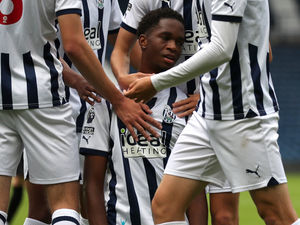 Supporting image for story: West Brom teen Kevin Mfuamba pens first pro deal on 17th birthday