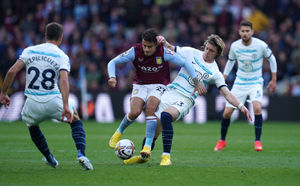 Aston Villa's Philippe Coutinho (centre left) and Chelsea's Conor Gallagher 