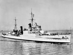 Supporting image for story: How a revered WW2 captain who saved his crew ended up facing court martial