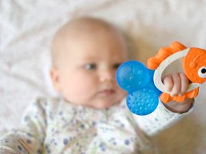 Supporting image for story: Young babies giggle like chimps, say researchers