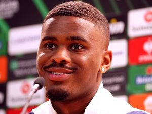 Supporting image for story: Chelsea sign 19-year-old Netherlands defender Jorrel Hato from Ajax