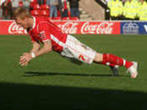 Supporting image for story: Super Walsall romp to home win