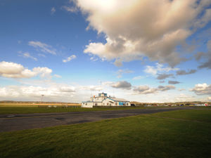 Supporting image for story: UFOs spotted by pilots during night lesson