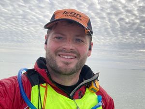 Supporting image for story: Kayaker ‘determined’ to break record by paddling around British coast