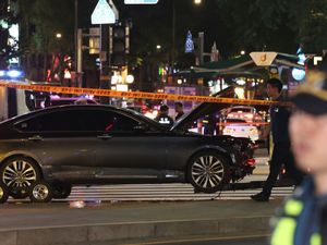 Supporting image for story: Nine people killed as car hits pedestrians in Seoul