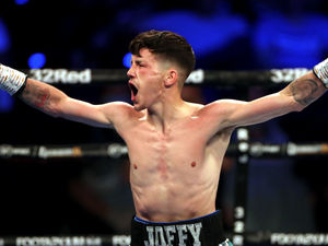 Supporting image for story: Telford boxer Liam Davies out to make family proud