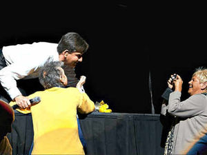 Supporting image for story: Daniel O'Donnell's eyes smile on female fans