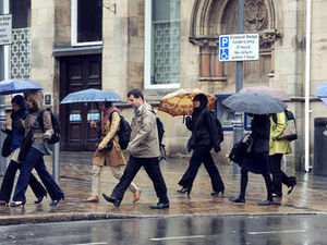 Supporting image for story: Springtime shivers go on as snow hits region