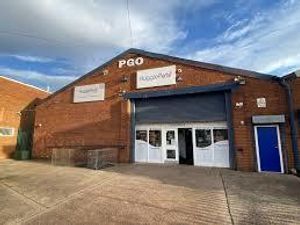 Supporting image for story: New wildlife pond to be unveiled at Wolverhampton pet store