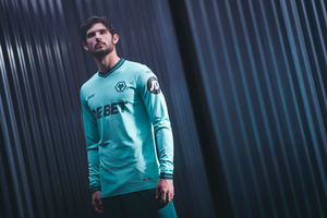 Goncalo Guedes models Wolves' new 2025/26 away kit (Picture: Wolves)