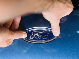 Supporting image for story: Ford receives £500 million government loan guarantee