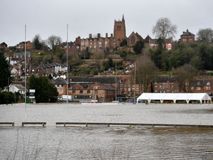 Supporting image for story: Bridgnorth 'preparing for the worst' amid Storm Franklin with river set to keep rising