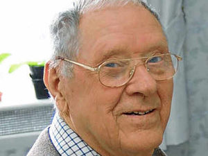 Supporting image for story: Campaigner for pension rights dies at age of 89