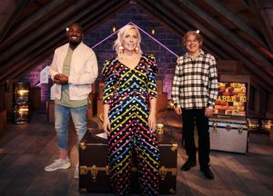 Darren Harriott with host Sara Pascoe and fellow team captain Alan Davies