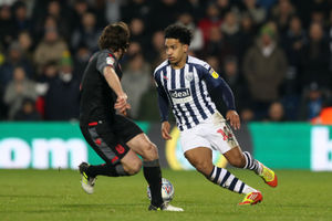 Matheus Pereira of West Bromwich Albion and Joe Allen of Stoke City. (AMA)