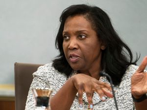 Supporting image for story: Trump asks Supreme Court for emergency order to remove Lisa Cook from Fed board