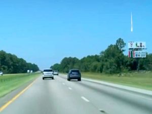 Supporting image for story: Bright object seen streaking through the sky in several US states