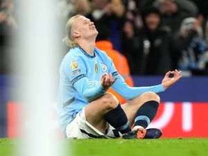 Supporting image for story: Erling Haaland and Phil Foden help Manchester City to comeback win over Chelsea