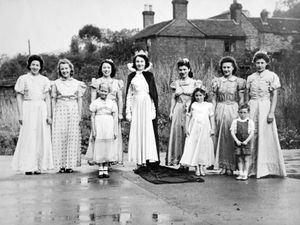 Supporting image for story: Day Julie Andrews' parents were out of the picture