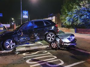 Supporting image for story: Police investigate major crash in Dudley
