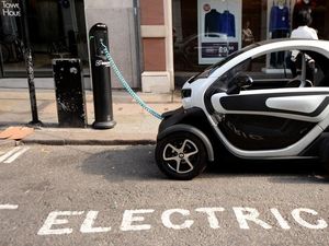 Supporting image for story: Major electric car charging suppliers agree on single subscription service