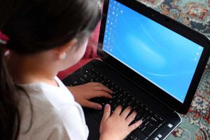 Supporting image for story: Poll: Do children spend too much time online?