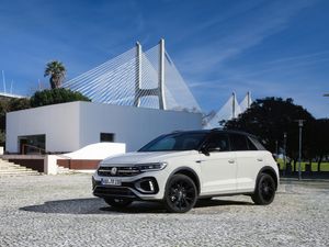 Supporting image for story: Volkswagen announces prices and specs for updated T-Roc