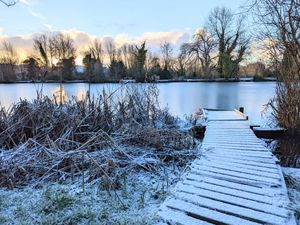 Supporting image for story: Snow hits Shropshire and Mid Wales as drivers urged to take care on icy roads