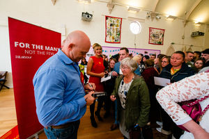  Ross Kemp meeting supporters