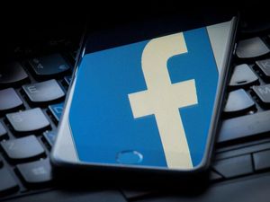 Supporting image for story: Facebook to appeal against £500,000 Cambridge Analytica fine
