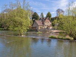 Supporting image for story: Ludlow turbine scheme river mill home up for sale